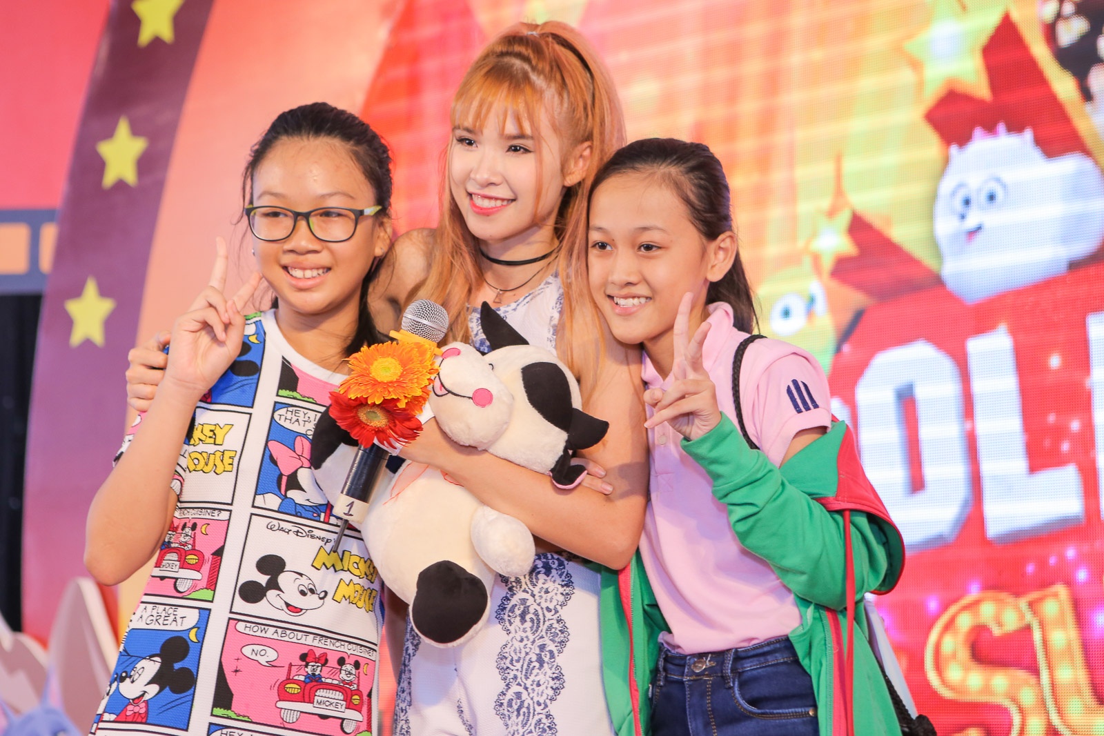 Khoi My chay show cuoi tuan anh 5