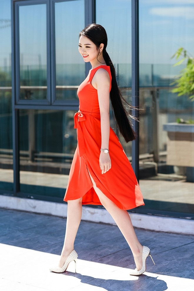 Pham Huong,  Ha Ho dien street style the thao anh 10