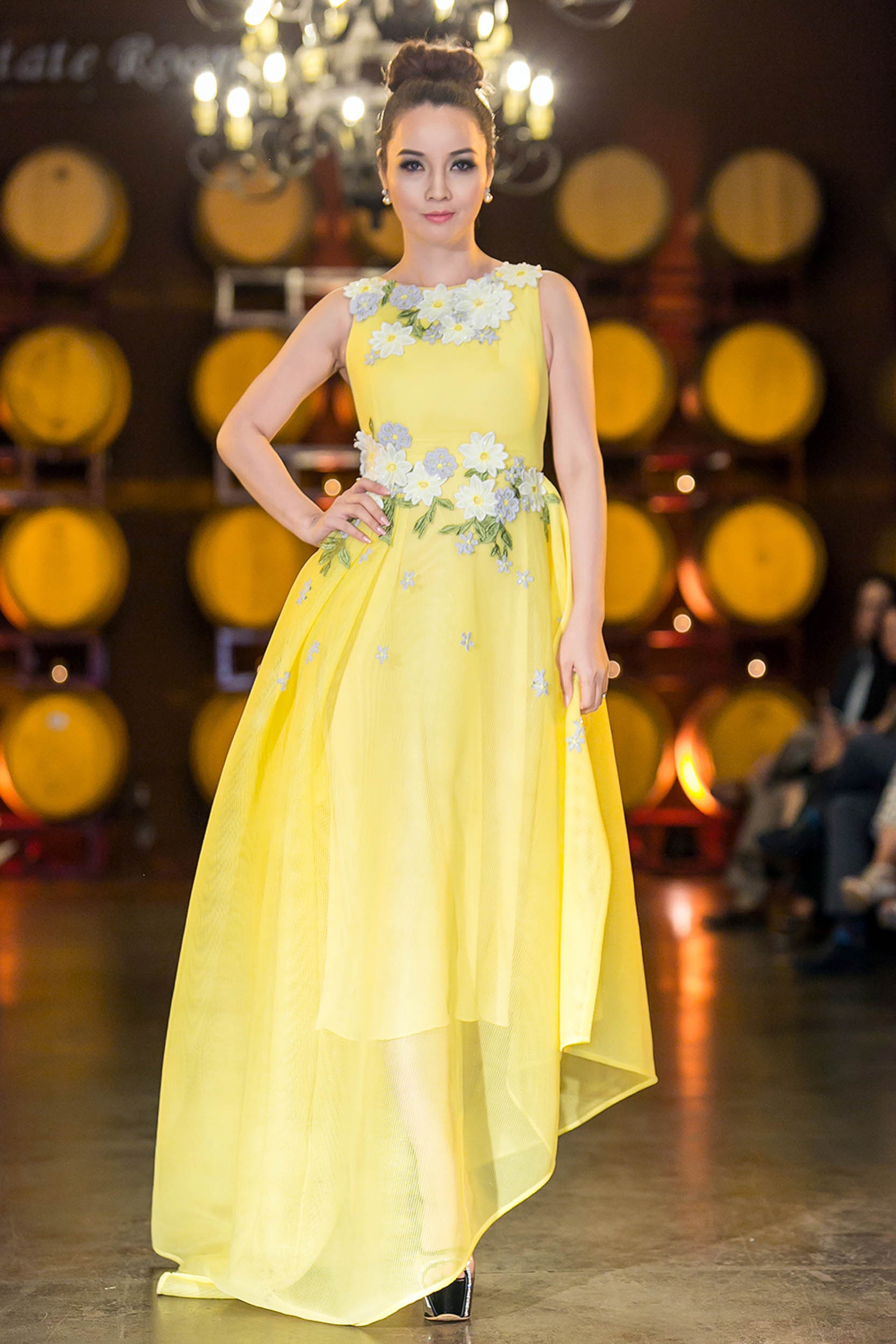 Thuy Dung,  Le Hang sang My dien show Adrian Anh Tuan anh 6