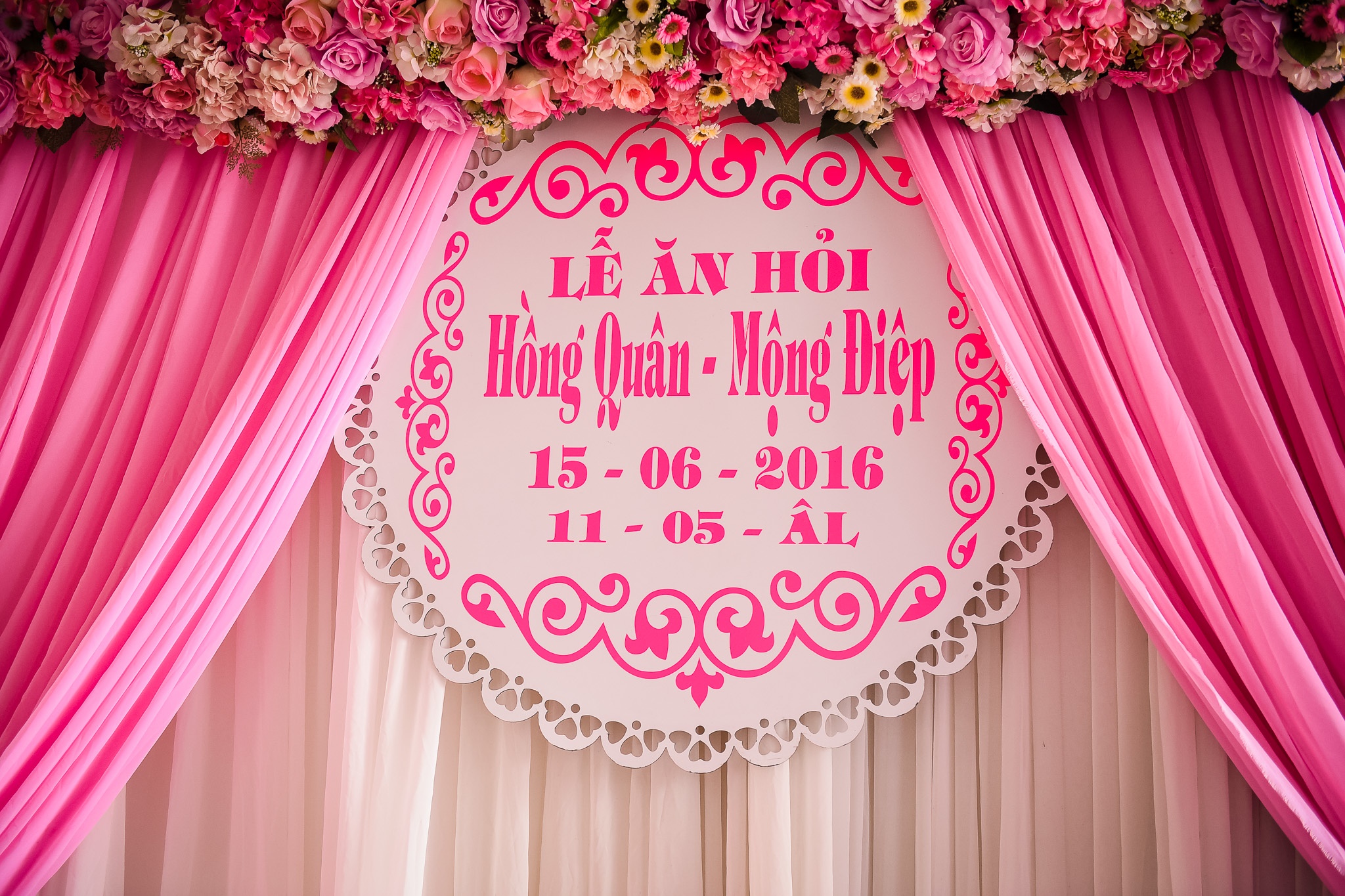 Dam hoi nhuom sac hong Ky Han - Mac Hong Quan anh 2