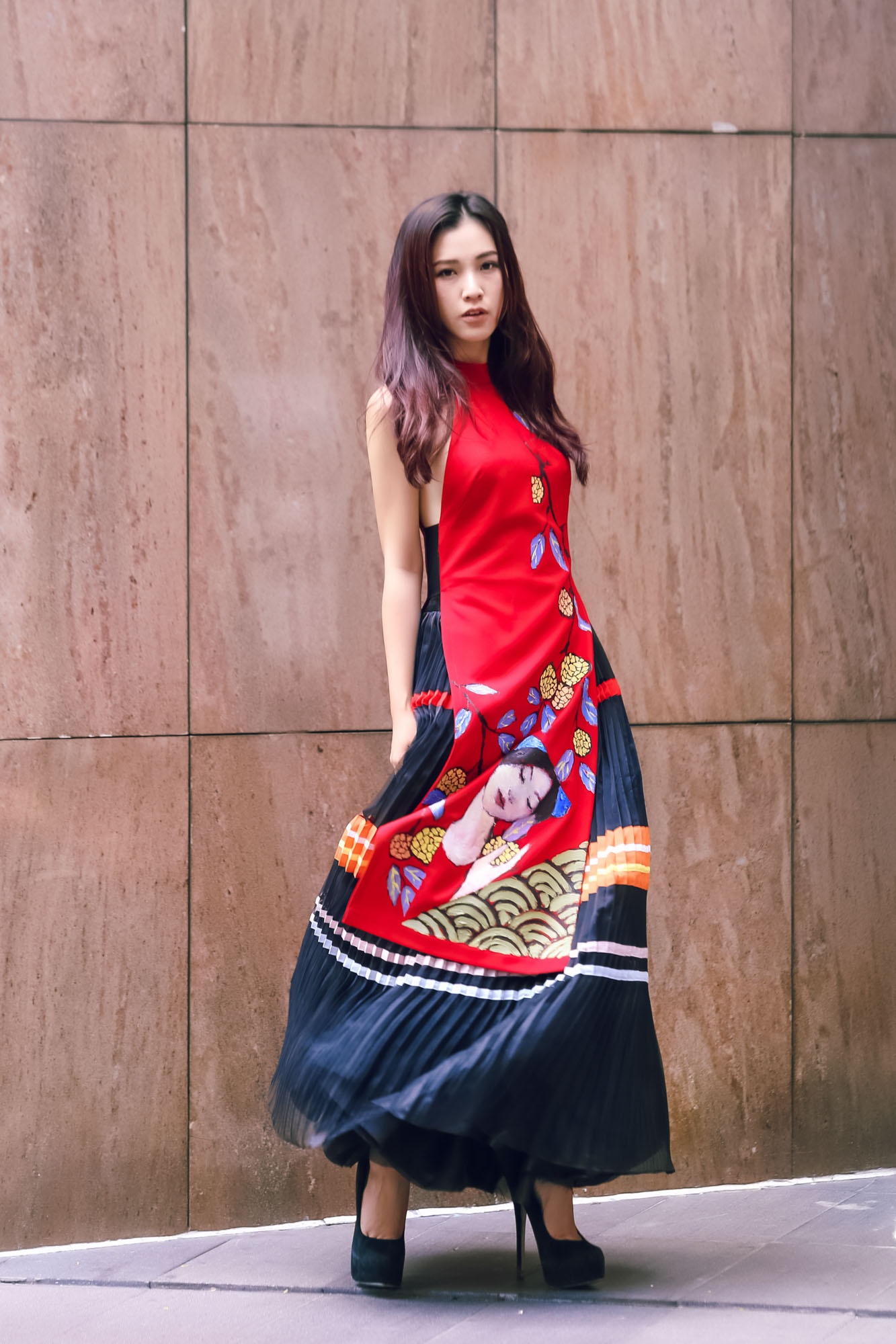 Hoang Oanh - Ai Phuong dien trang phuc la mat dao pho anh 7