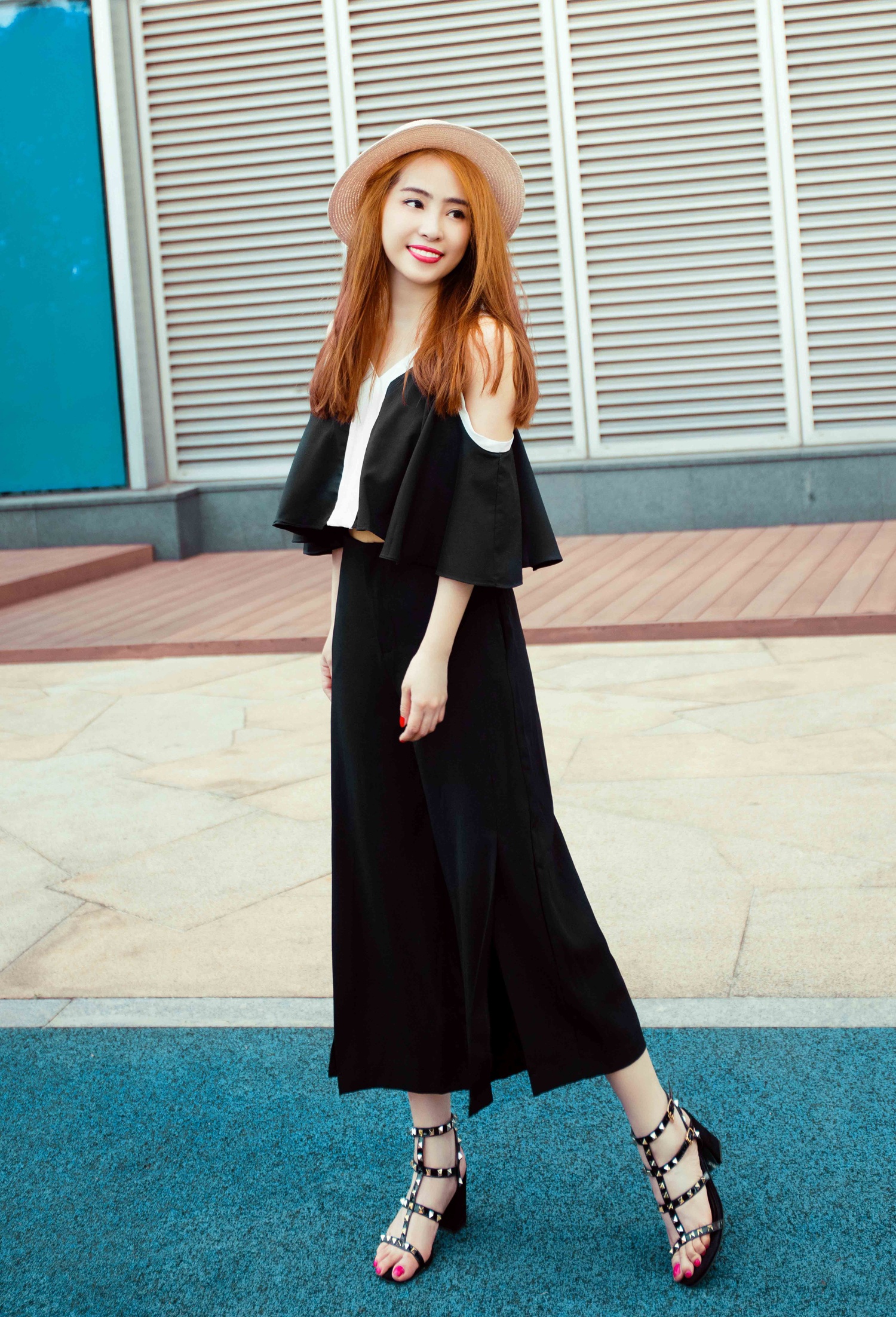 Quynh Nga dien tong trang den tinh nghich dao pho anh 5