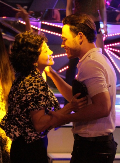 My Duyen danh bac,  yeu trai tre anh 1