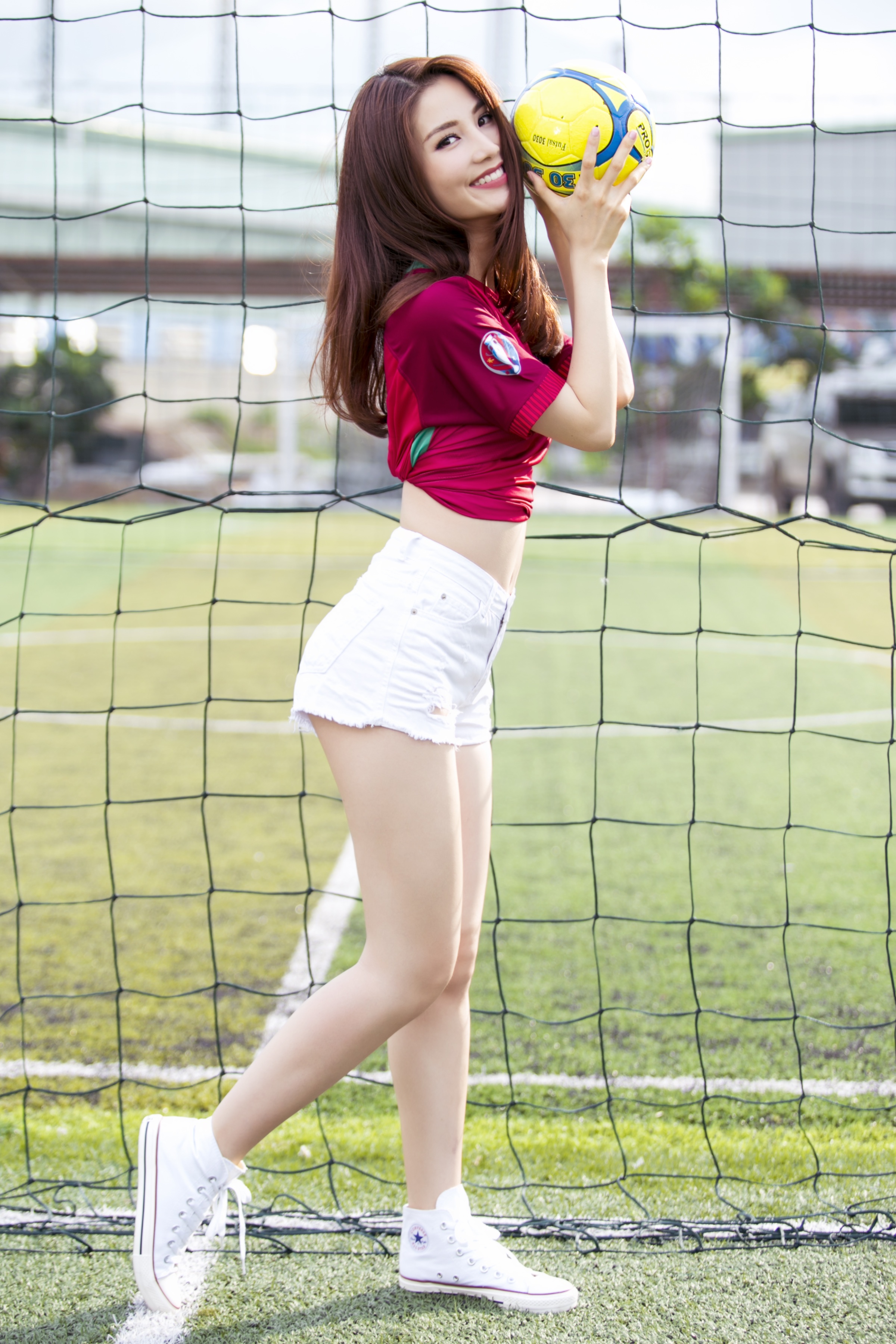 Diem My ung ho Tay Ban Nha anh 2