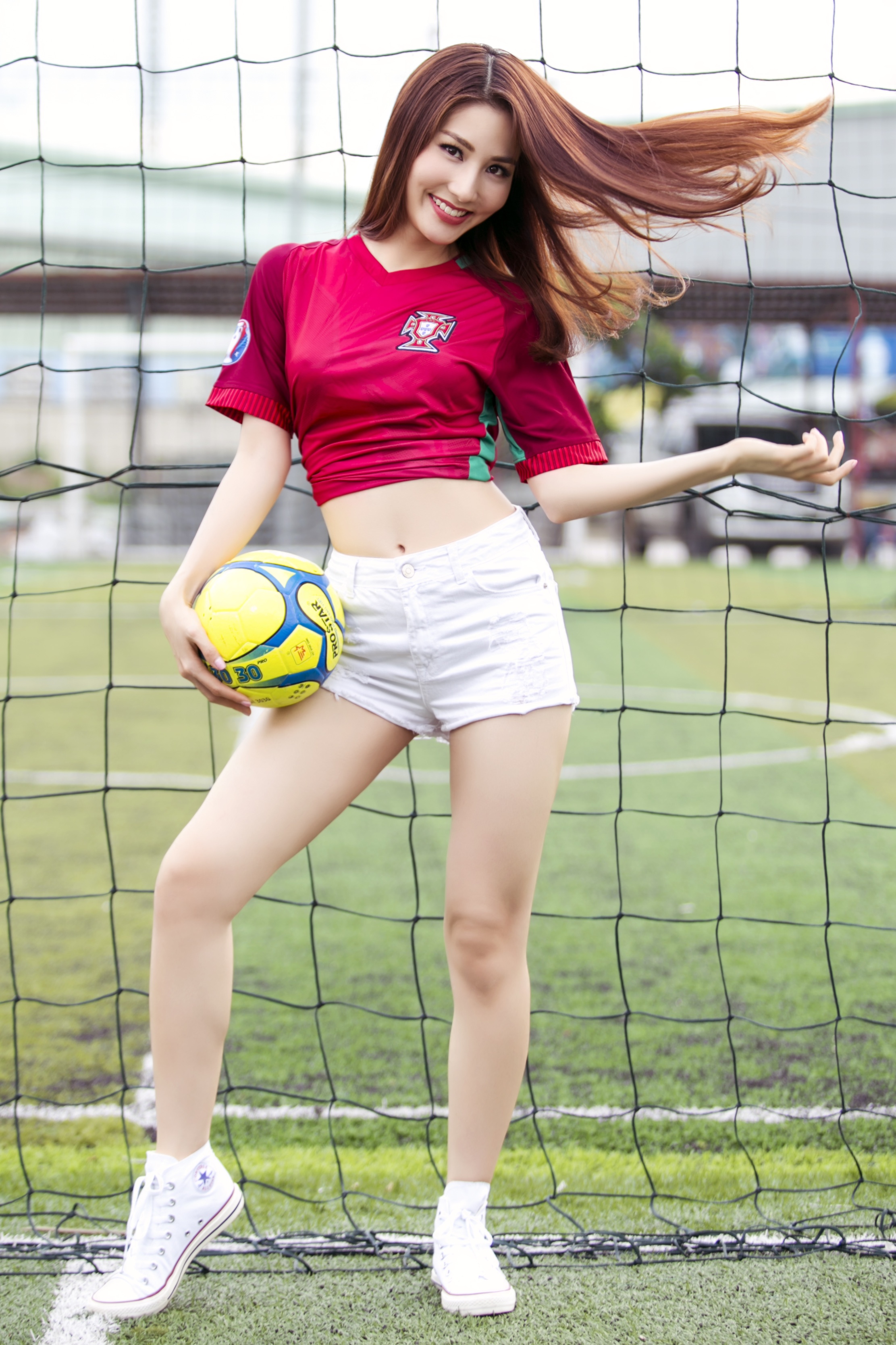 Diem My ung ho Tay Ban Nha anh 3