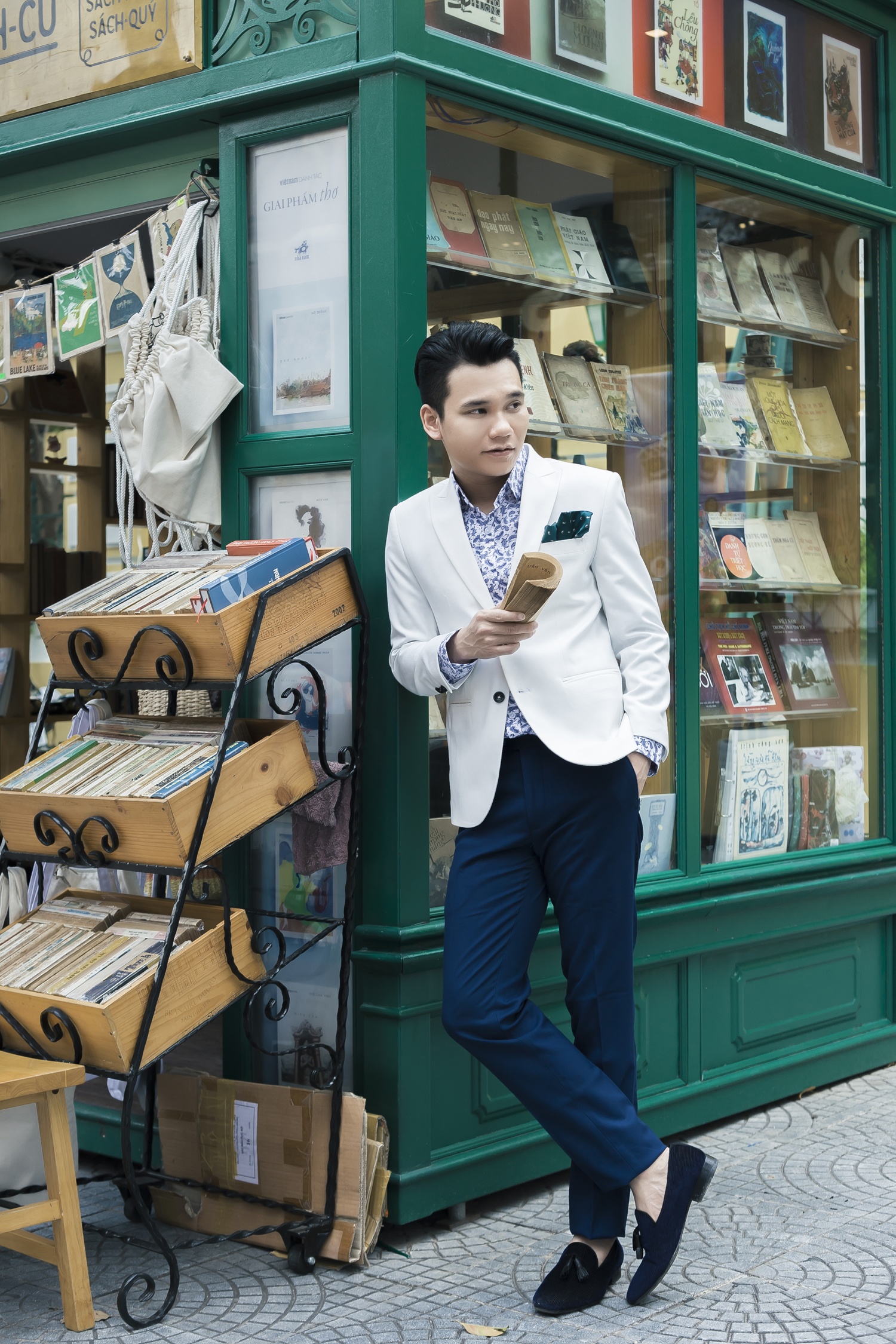 Khac Viet dien vest banh bao anh 1