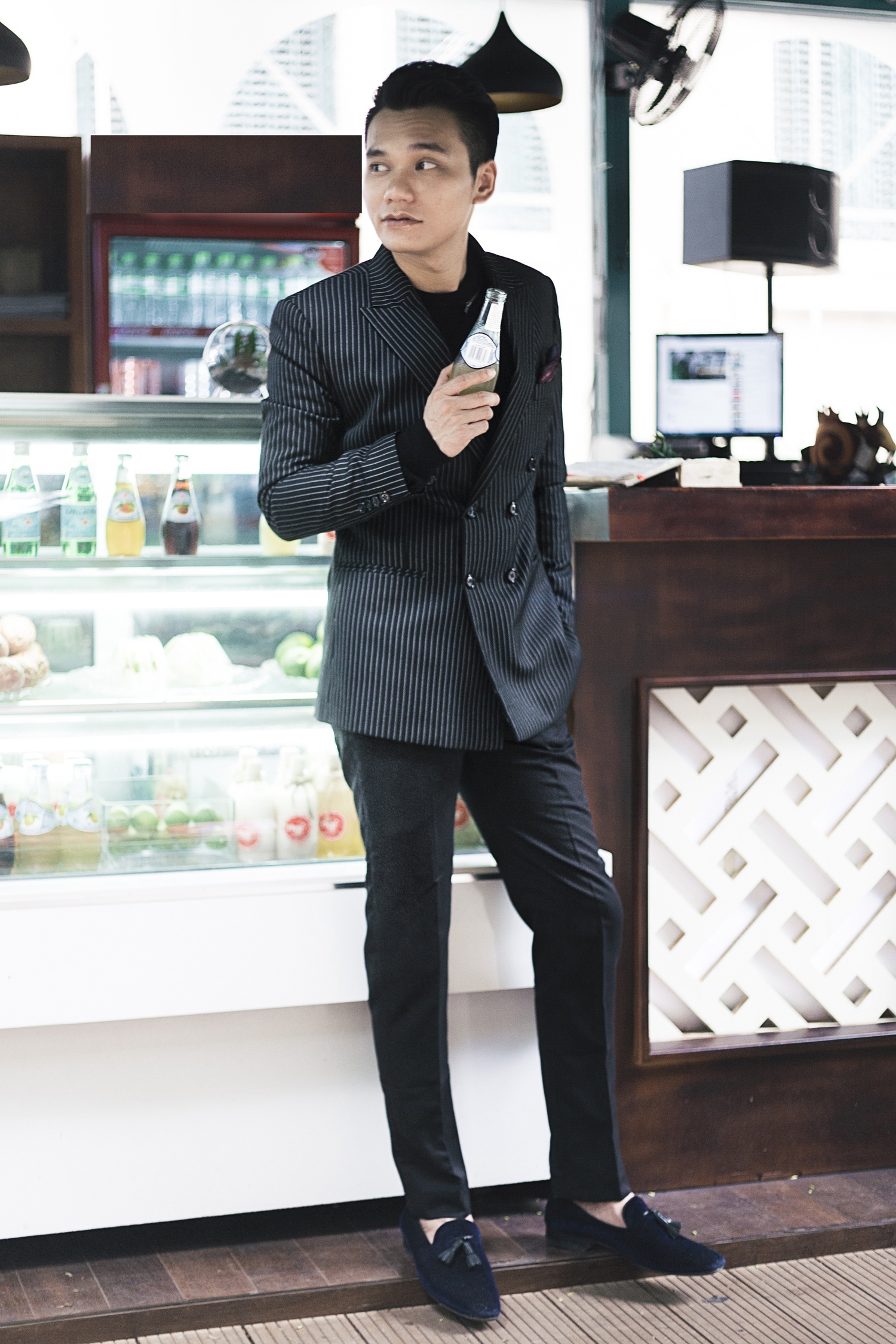 Khac Viet dien vest banh bao anh 3