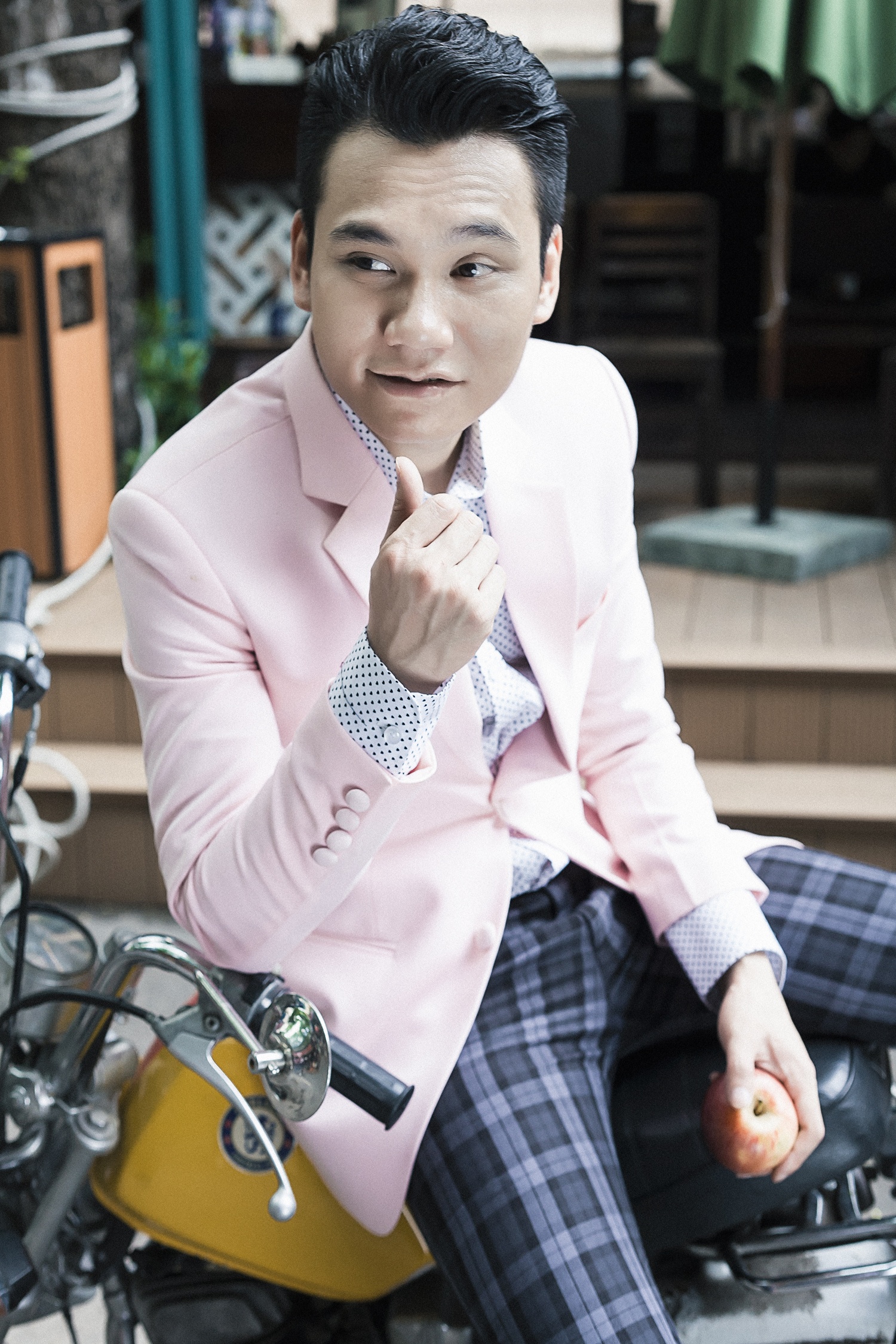 Khac Viet dien vest banh bao anh 5