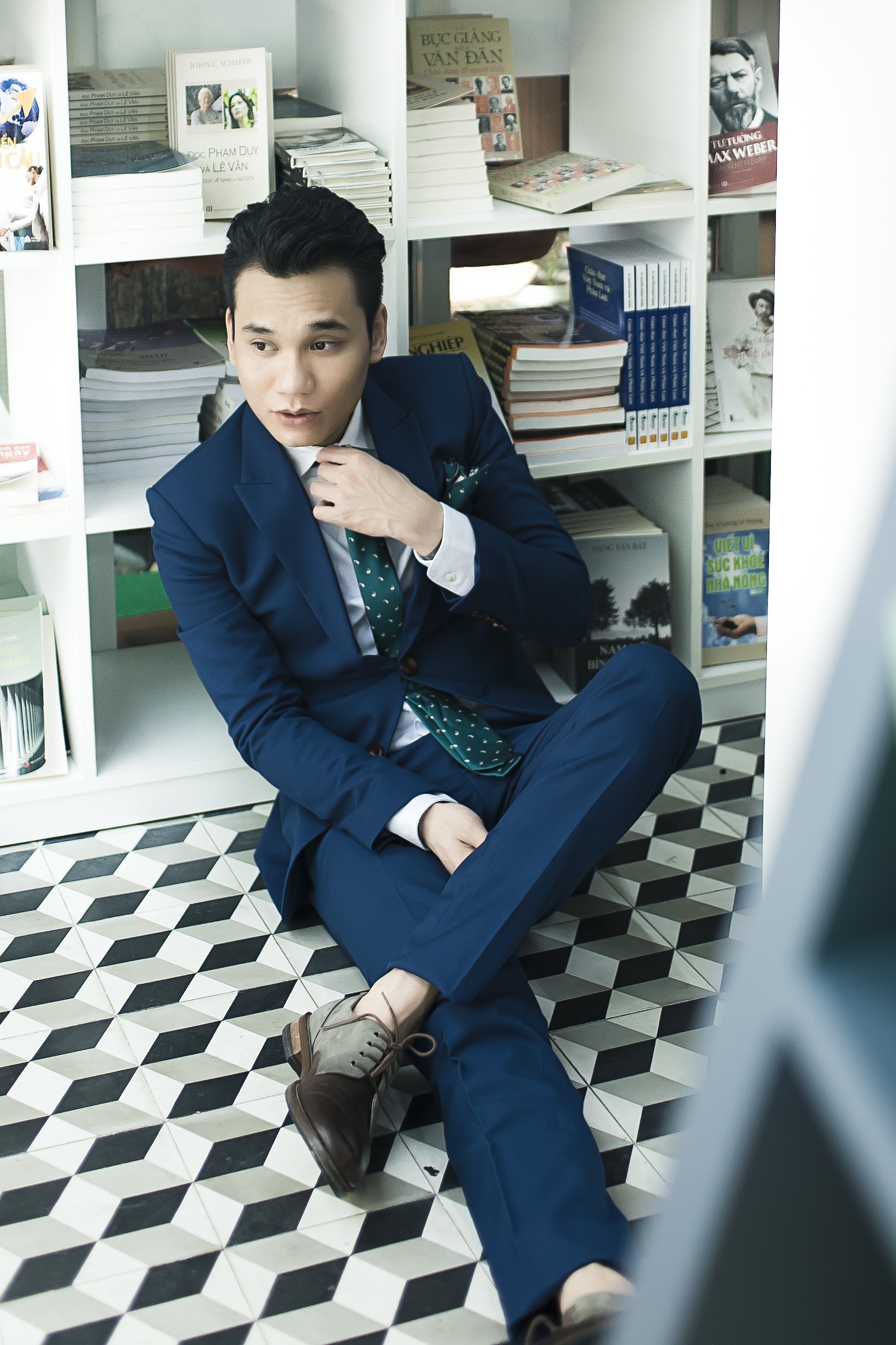 Khac Viet dien vest banh bao anh 6