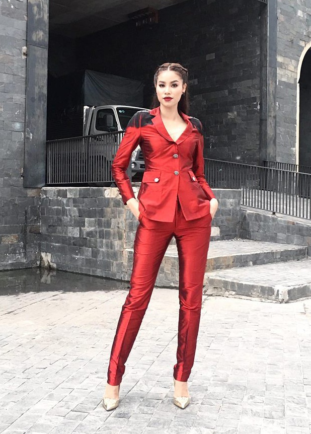 Pham Huong mac sanh dieu o The Face anh 8