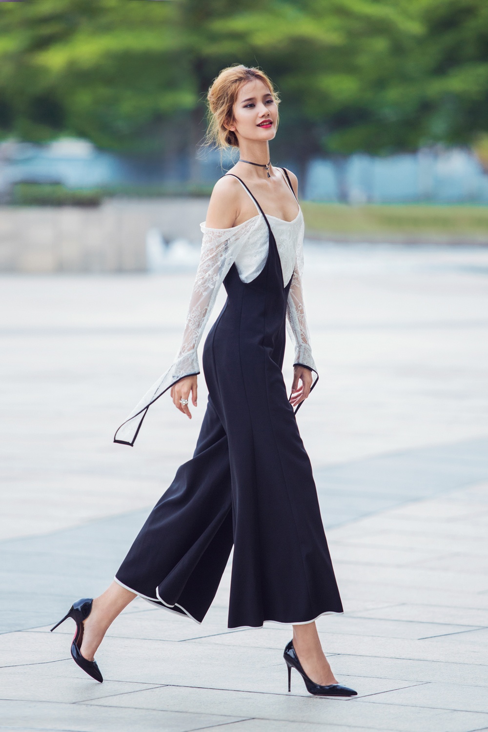 Huong Ly sanh dieu tren pho anh 1