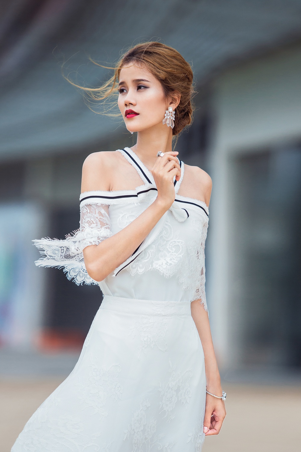 Huong Ly sanh dieu tren pho anh 7