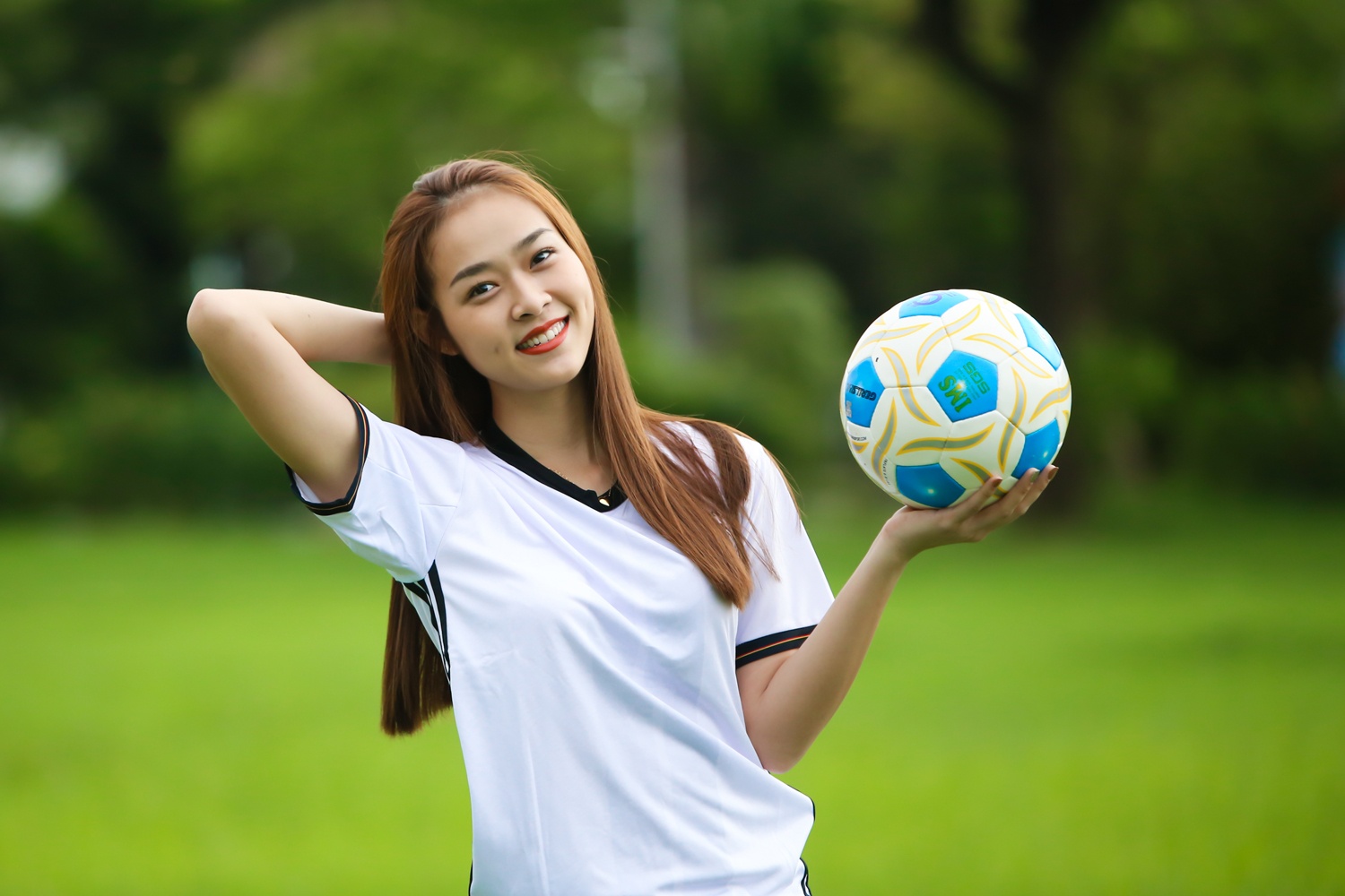 Diep Bao Ngoc thich doi tuyen Duc, anh 2