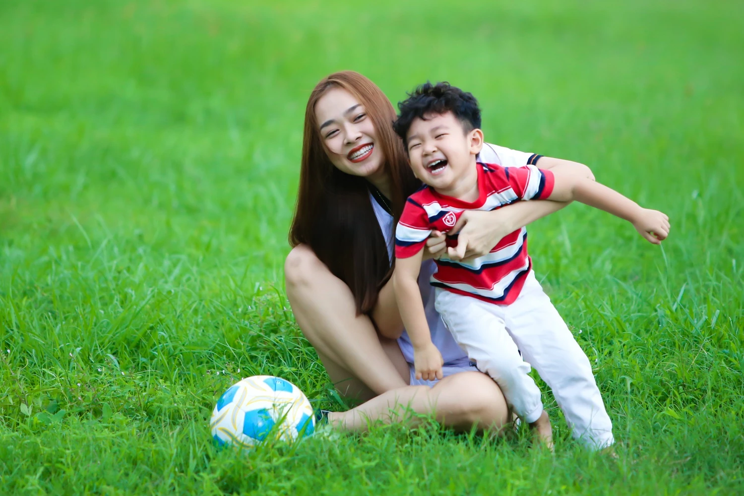 Diep Bao Ngoc thich doi tuyen Duc, anh 6