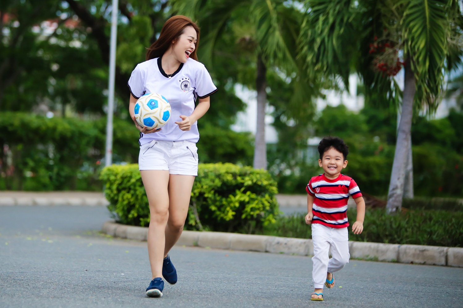 Diep Bao Ngoc thich doi tuyen Duc, anh 7