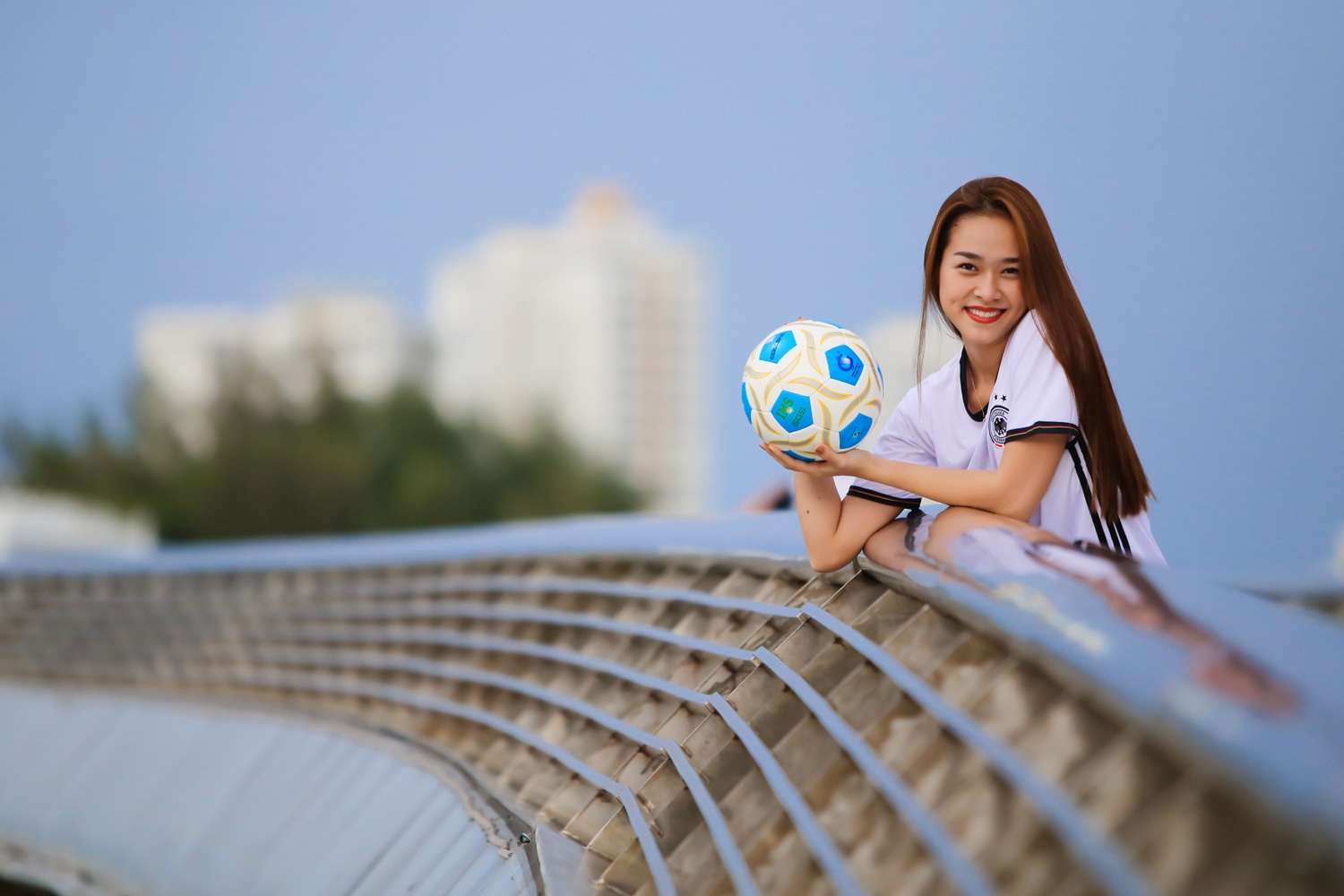 Diep Bao Ngoc thich doi tuyen Duc, anh 9