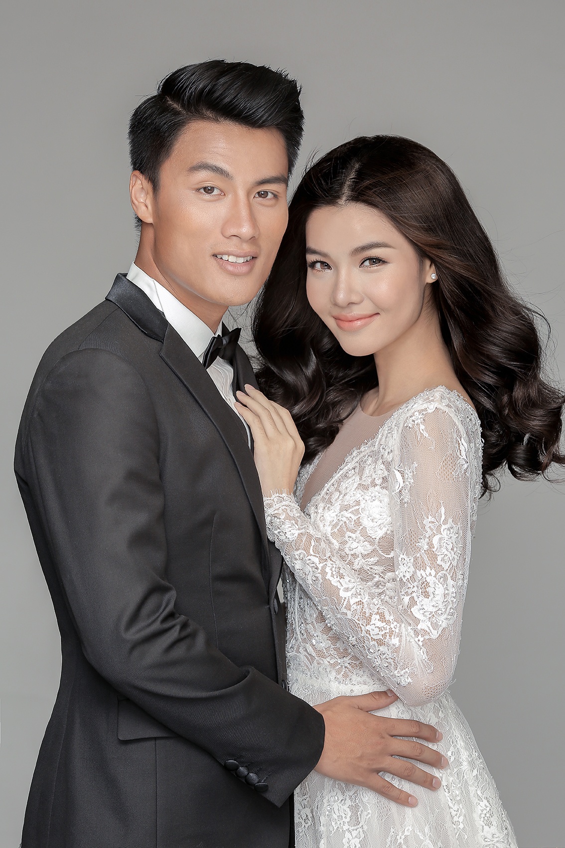 Mac Hong Quan hon Ky Han trong anh cuoi anh 1