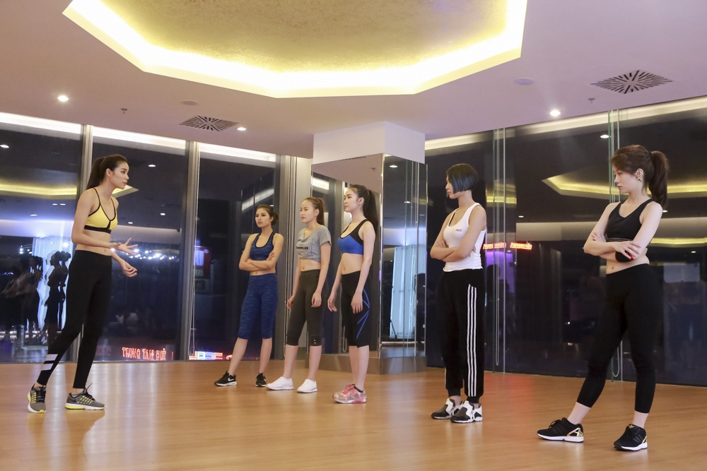 Pham Huong huong dan thi sinh The Face anh 6