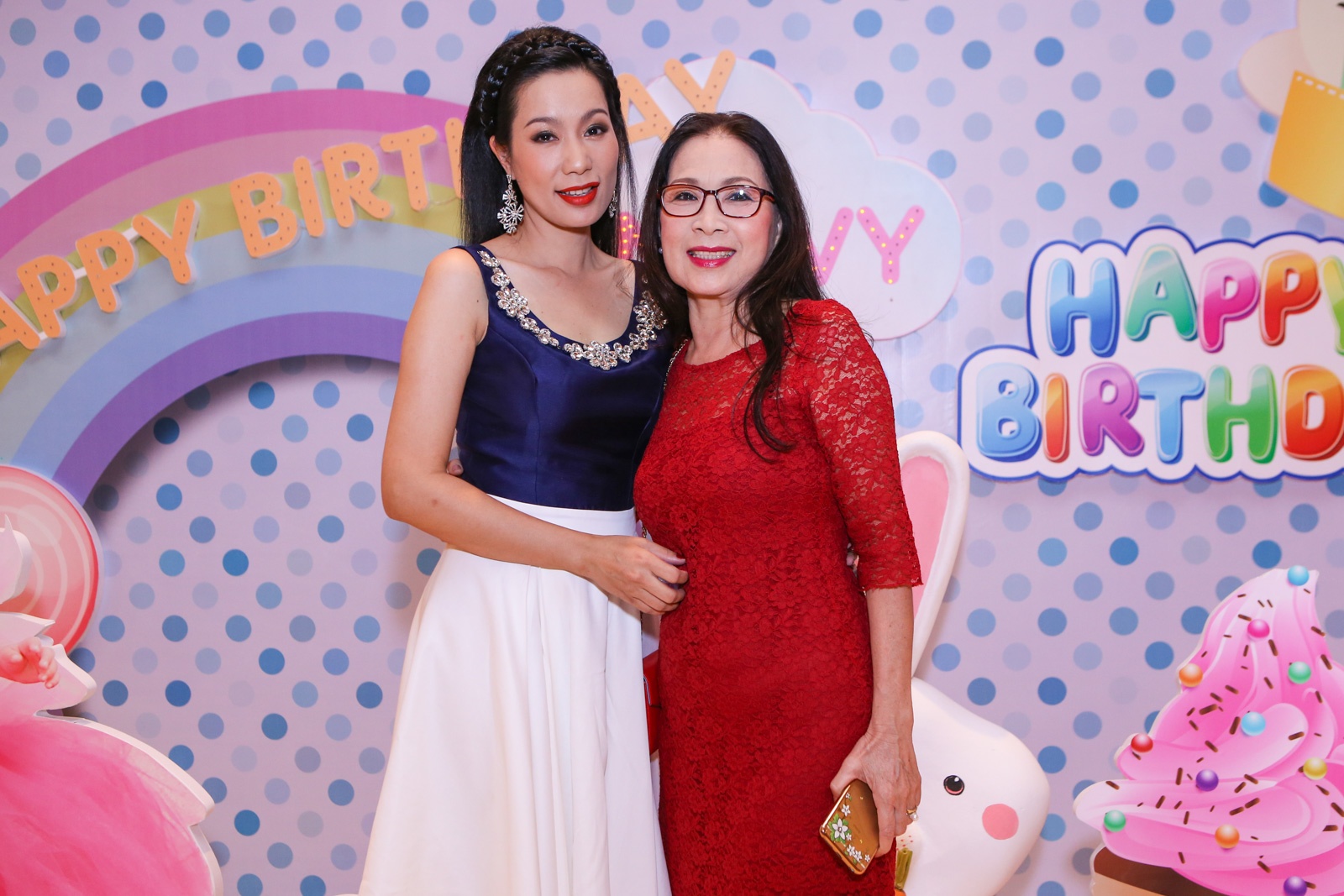 Tinh cu Le Cong Tuan Anh di tiec cung chong con anh 10