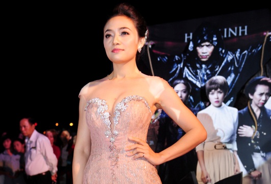 Tinna Tinh noi ve phan ung cua dao dien Le Hoang khi xem phim 'Mat na mau' hinh anh