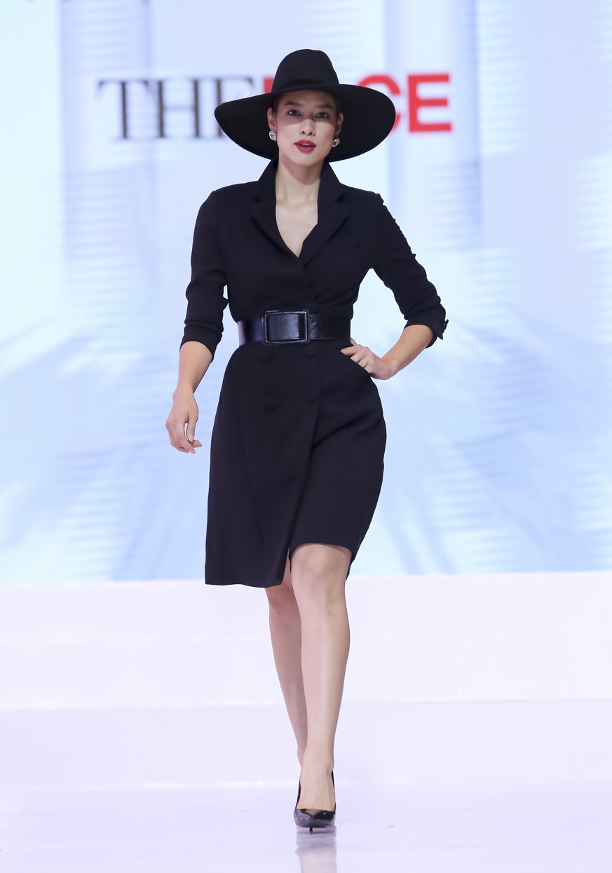Thi sinh The Face thap be,  mum mim tu tin catwalk anh 4