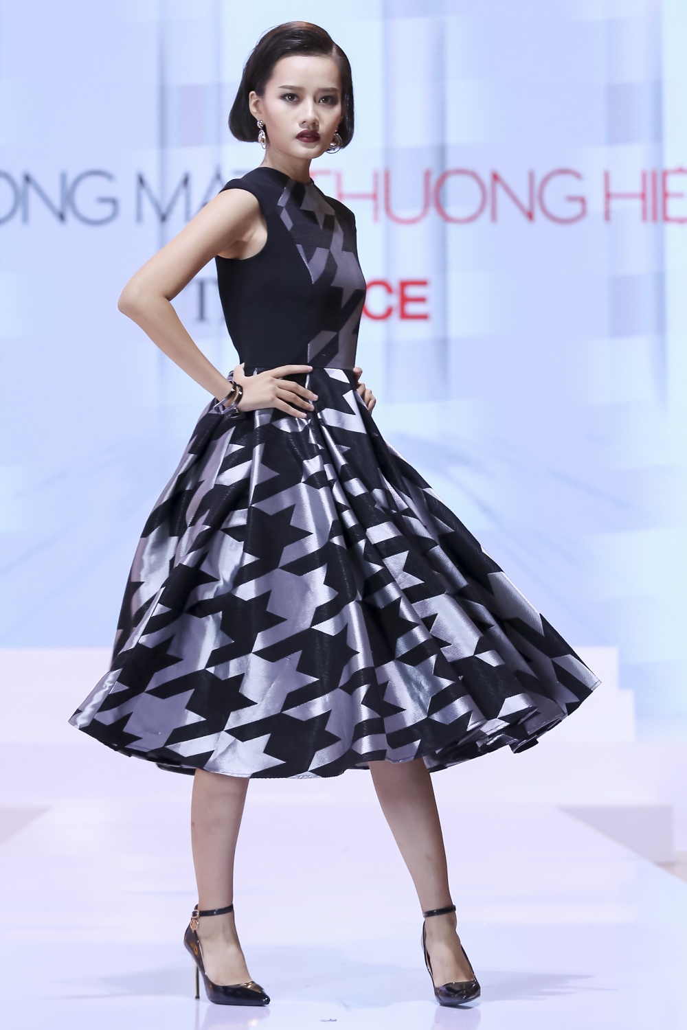 Thi sinh The Face thap be,  mum mim tu tin catwalk anh 5