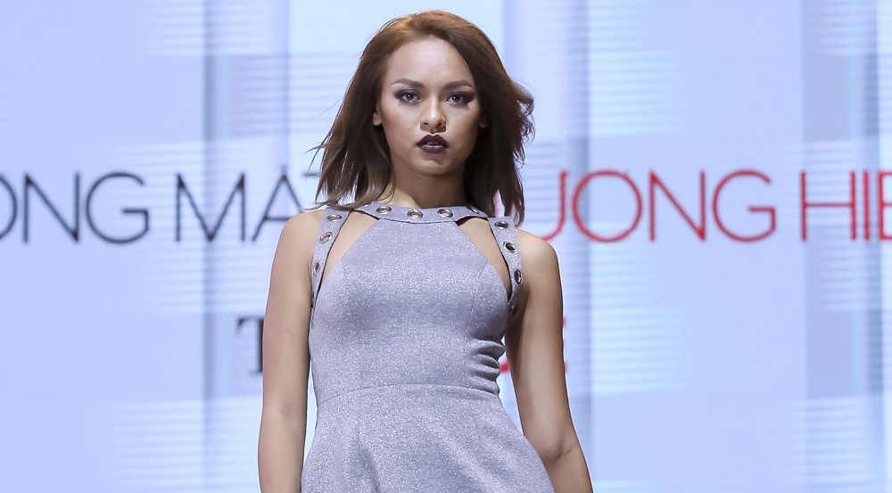 Thi sinh thap be, mum mim van tu tin catwalk o The Face hinh anh