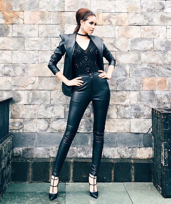 Ha Ho,  Pham Huong khoe dang cap thoi trang ghe nong anh 2