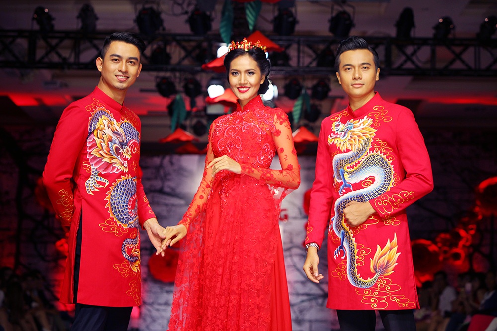 Ao dai doi tren san dien mua cuoi Viet anh 9