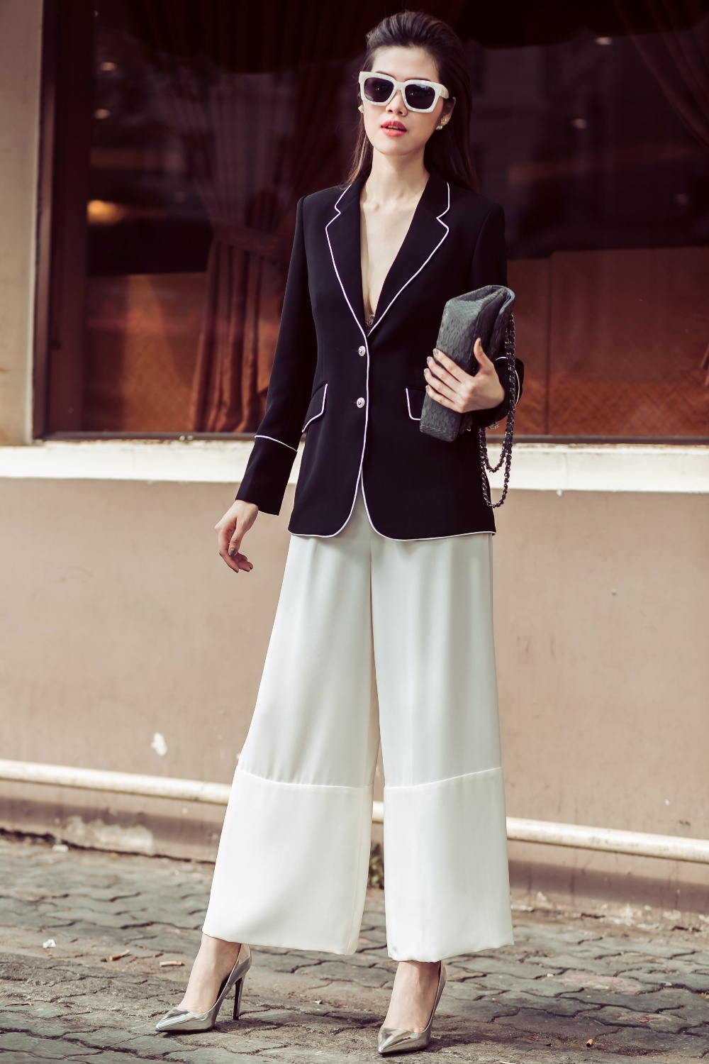 Thu Hang sanh dieu tren duong pho Sai thanh anh 3