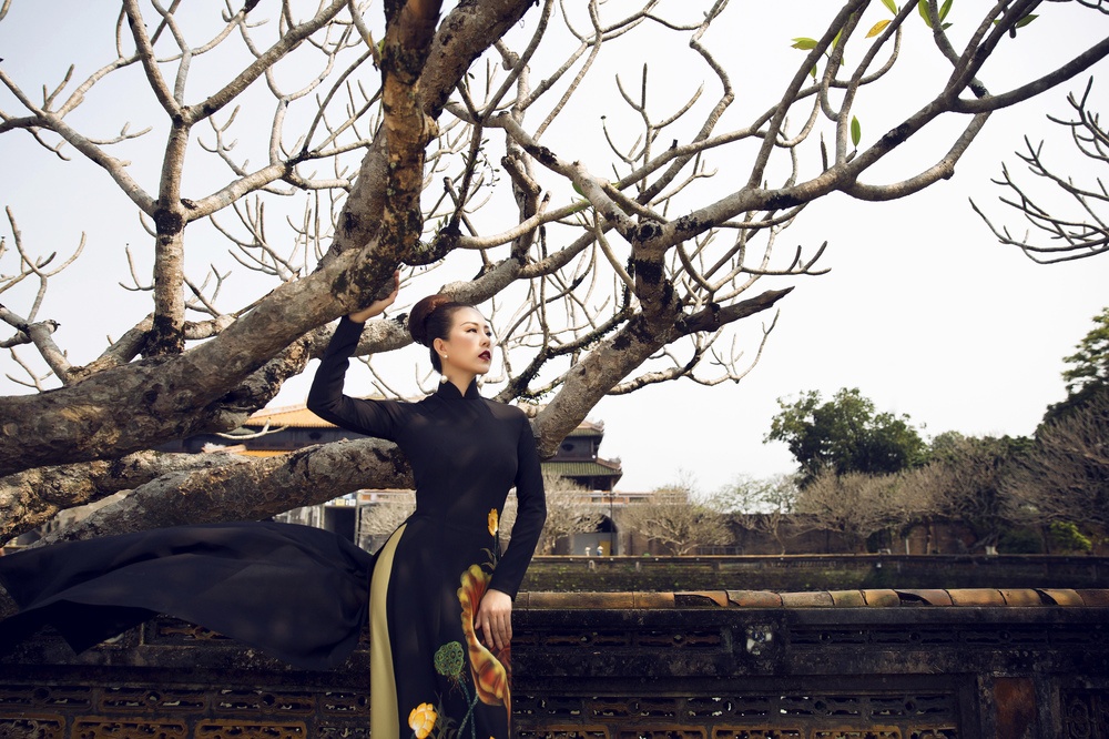 Thu Hoai dien 8 bo ao dai truyen thong anh 4