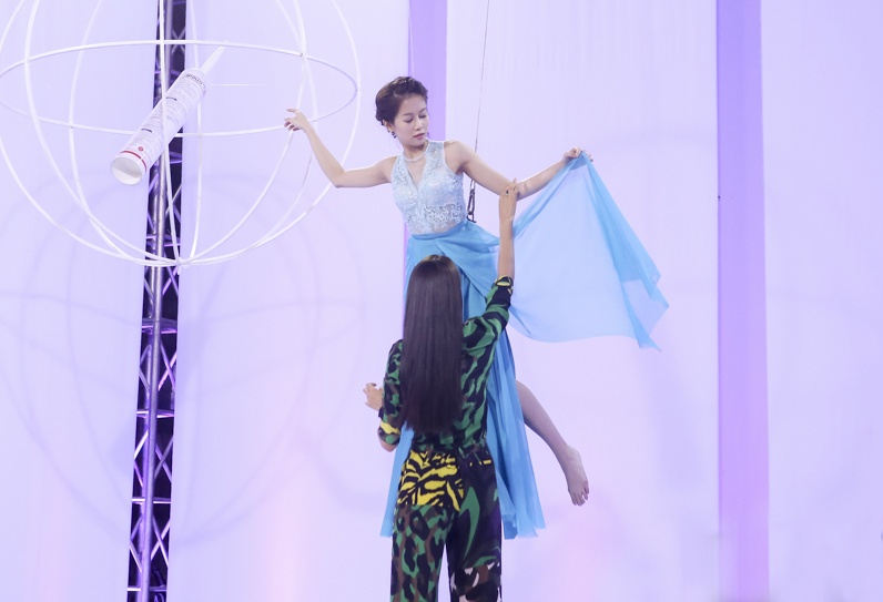 An Nguy bi Pham Huong mang anh 2