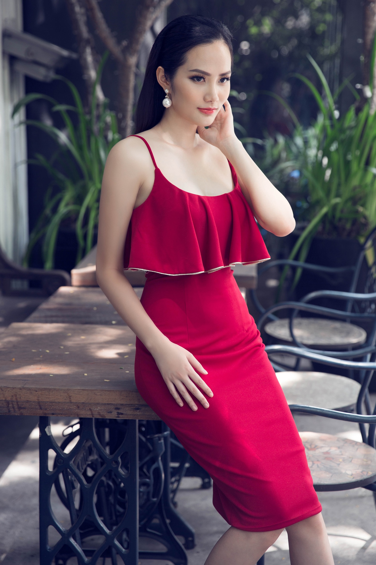 Hoa hau Dong Nam A sanh dieu xuong pho anh 1