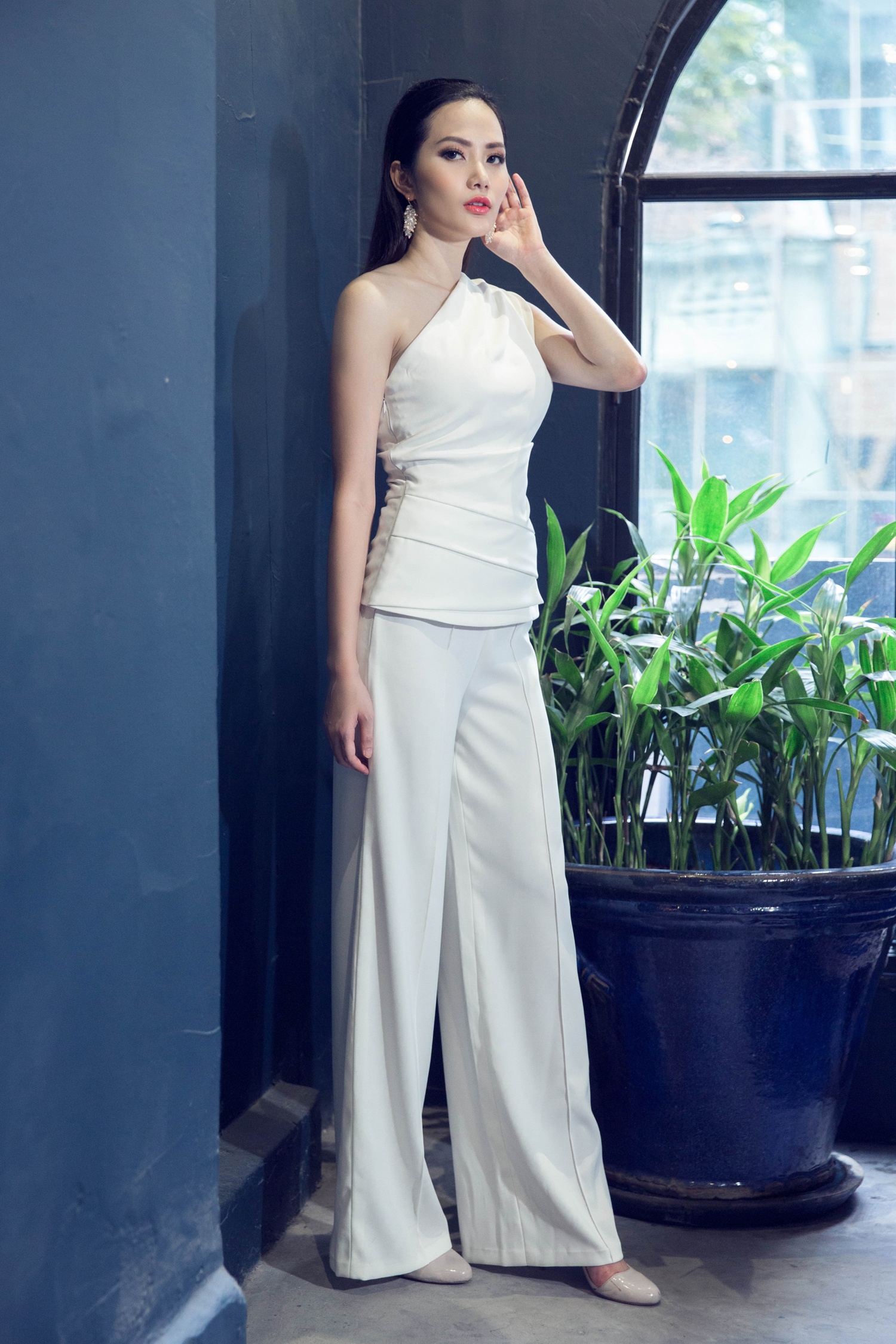 Hoa hau Dong Nam A sanh dieu xuong pho anh 4