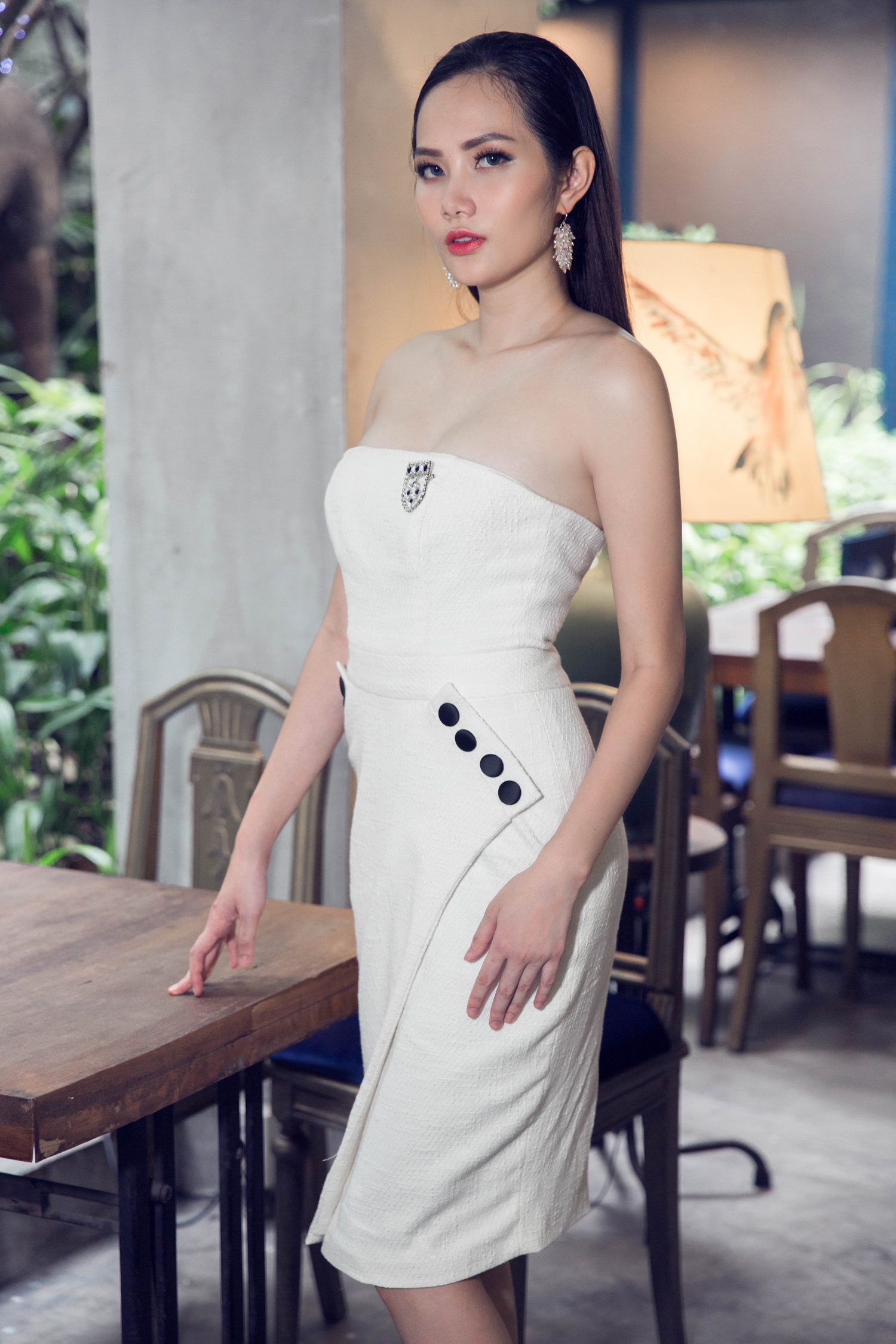 Hoa hau Dong Nam A sanh dieu xuong pho anh 6