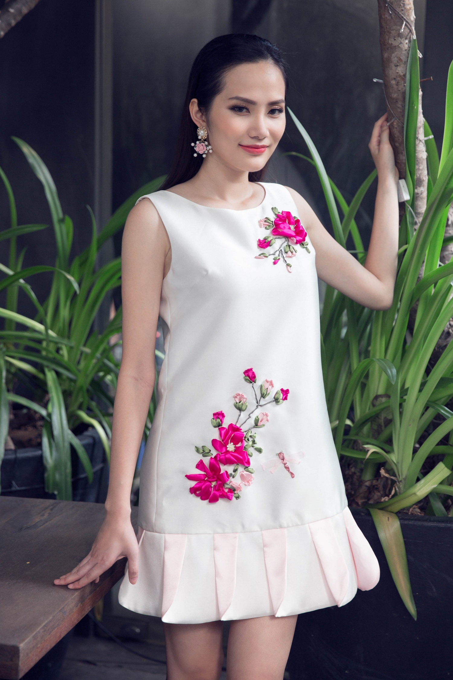 Hoa hau Dong Nam A sanh dieu xuong pho anh 9