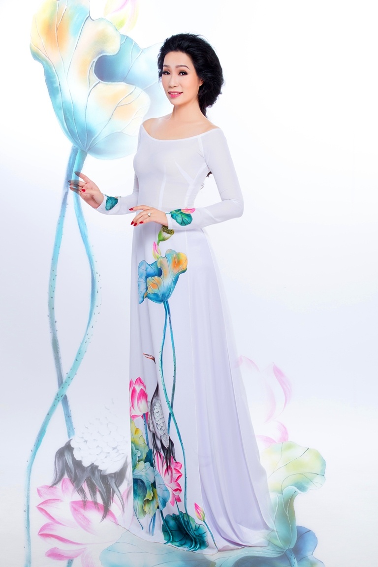 Trinh Kim Chi lam giam khao hoa hau anh 3