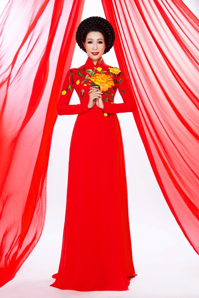 Trinh Kim Chi lam giam khao hoa hau anh 7