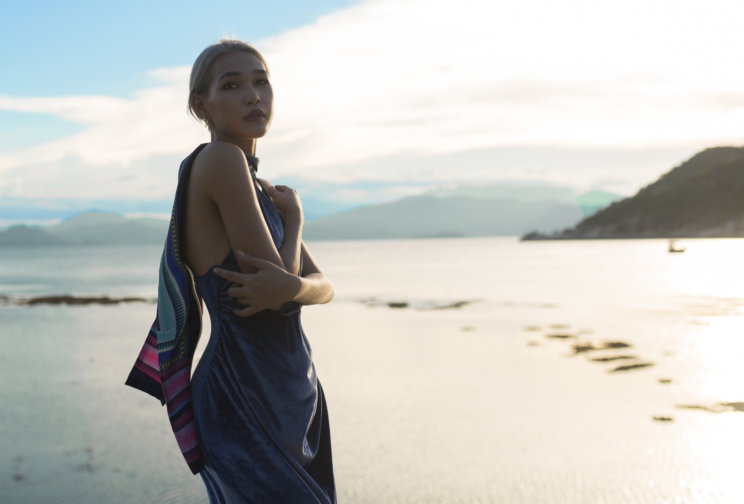 Hoc tro Pham Huong quyen ru duoi hoang hon anh 3