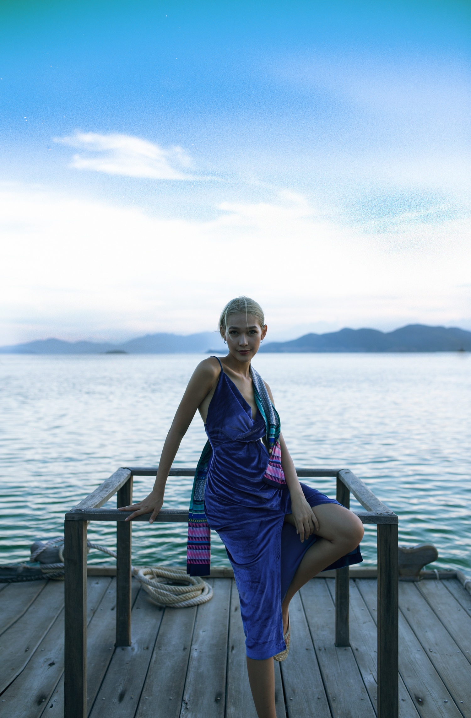 Hoc tro Pham Huong quyen ru duoi hoang hon anh 4