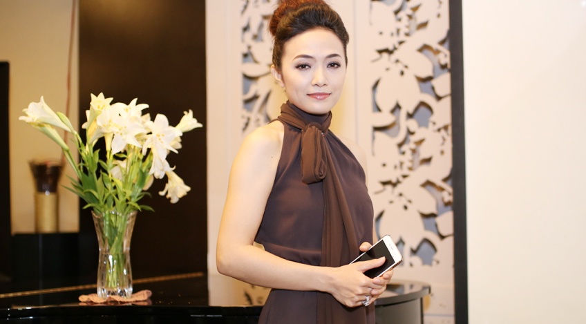 Tinna Tinh ra MV moi sau am i ve phim 'Mat na mau' hinh anh