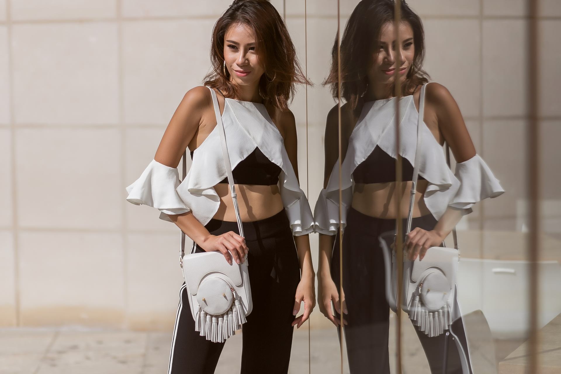 Yen Nhi sanh dieu tren duong pho Sai thanh anh 1