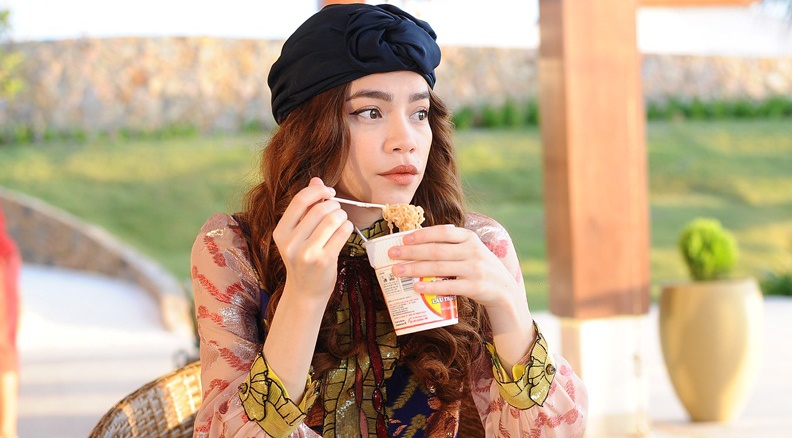 Ho Ngoc Ha an voi mi goi o hau truong tap 4 The Face hinh anh