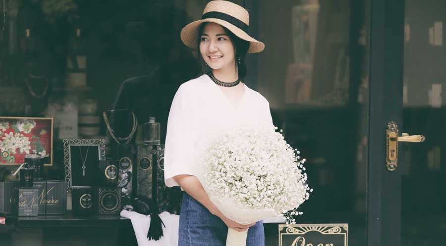 Hoa hau Tran Thi Quynh dien so mi trang nhu nu sinh hinh anh