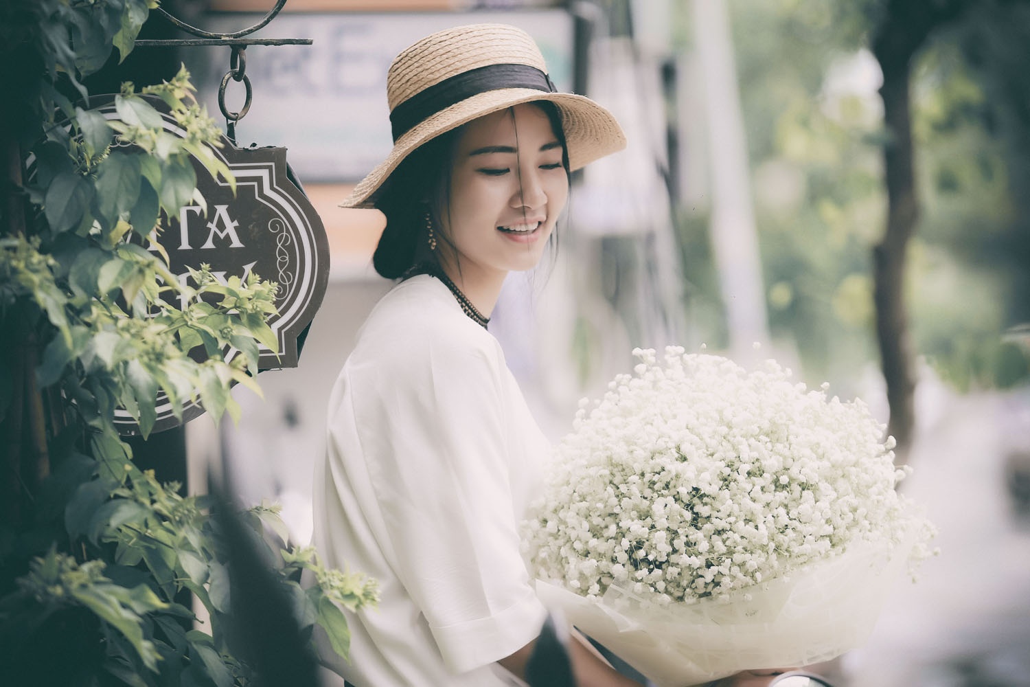 Tran Thi Quynh nhe nhang tren duong pho Sai thanh anh 2