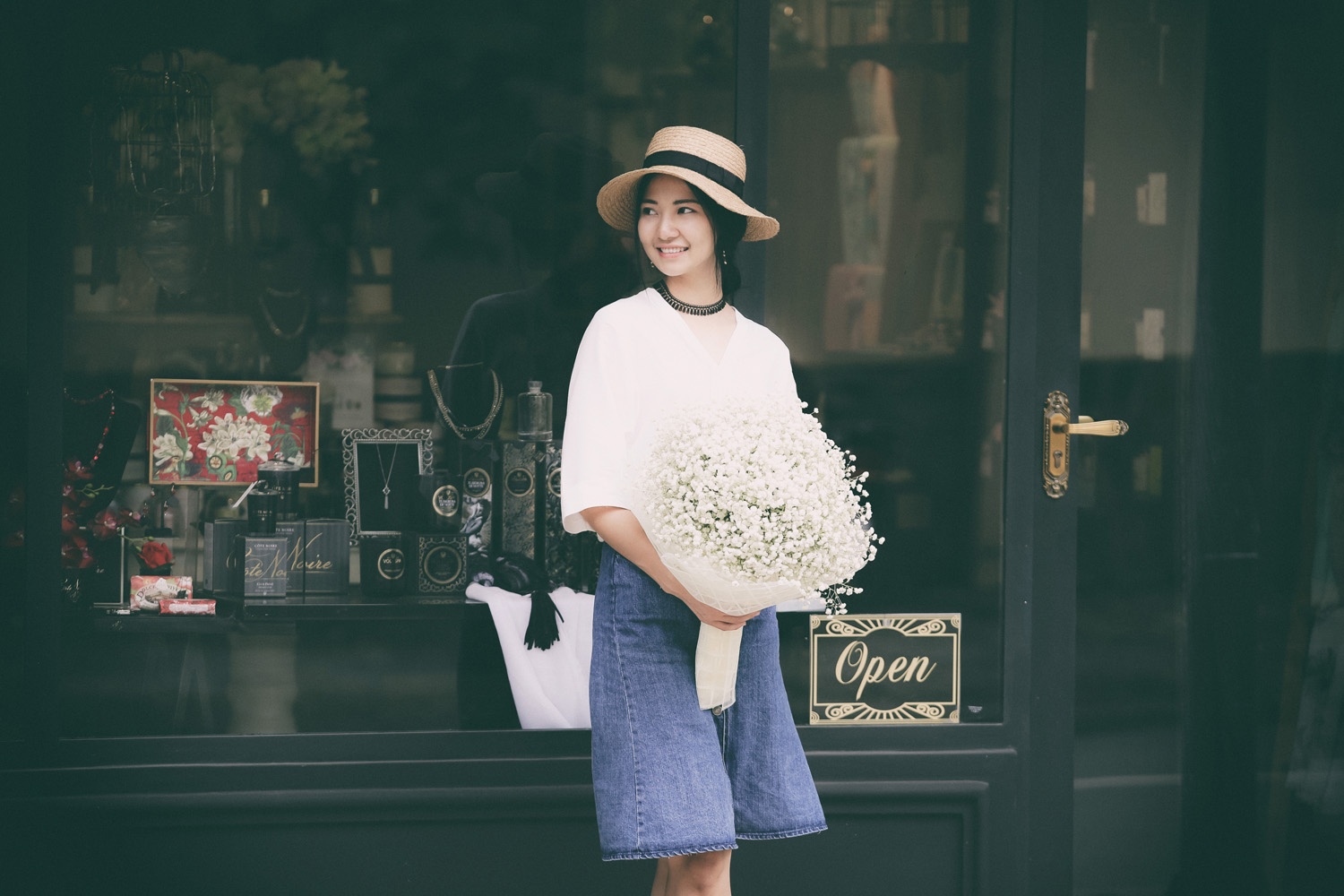 Tran Thi Quynh nhe nhang tren duong pho Sai thanh anh 7