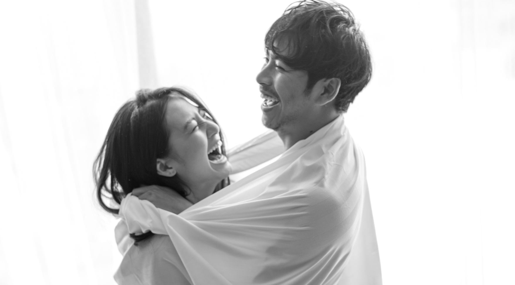 Ngoc Lan tung anh tinh tu ben hon phu truoc dam hoi hinh anh