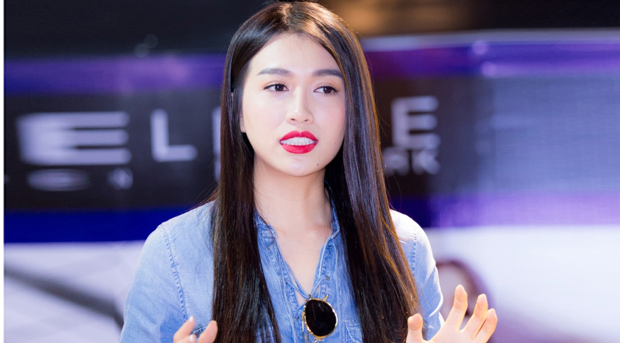 Le Hang ke chuyen bi mat vay khi thi Hoa hau Hoan vu 2015 hinh anh