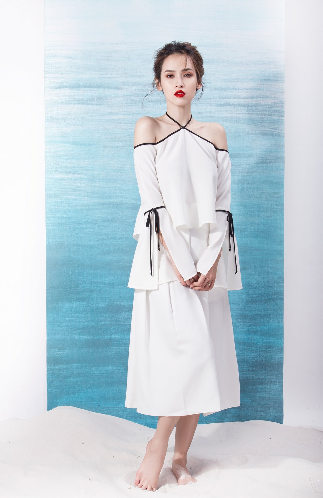 Tu Vi khoe hinh xam anh 5