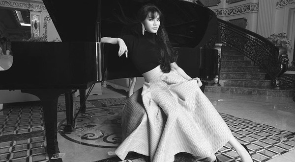 Can canh can biet thu mau vang cua Ly Nha Ky hinh anh